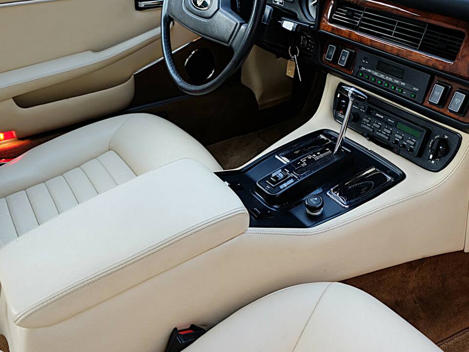 Imagen 38/91 de Jaguar XJ-SC V12 (1986)