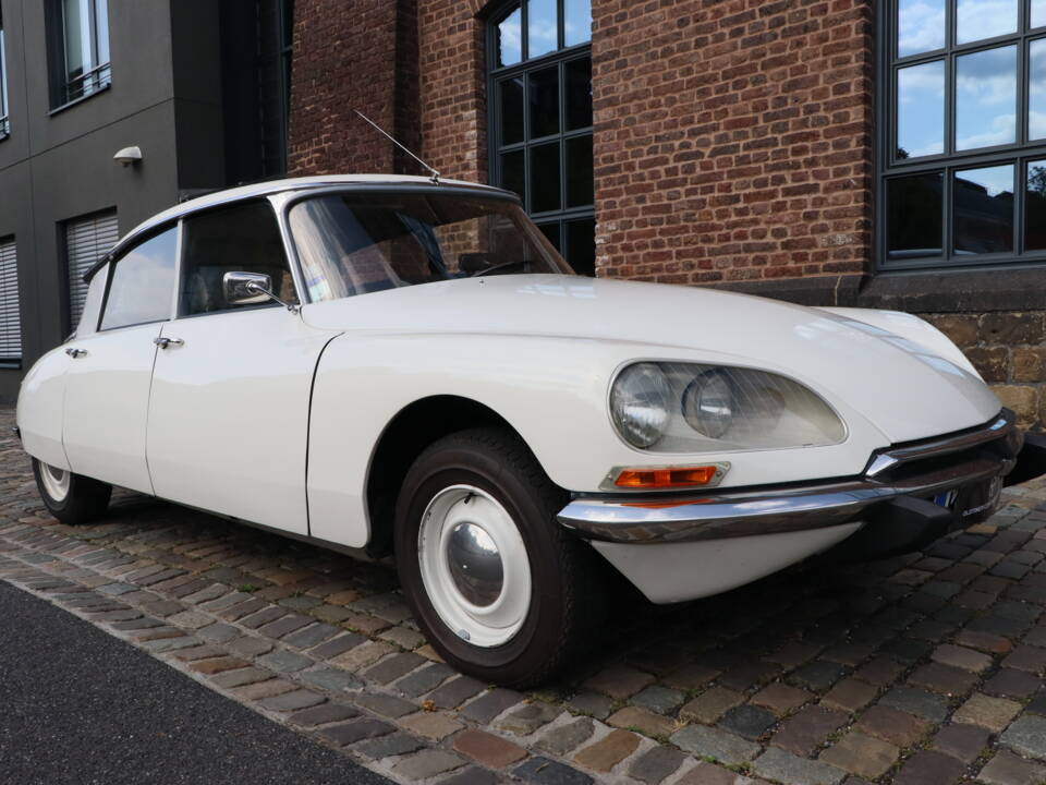 Image 4/22 de Citroën ID 20 (1970)