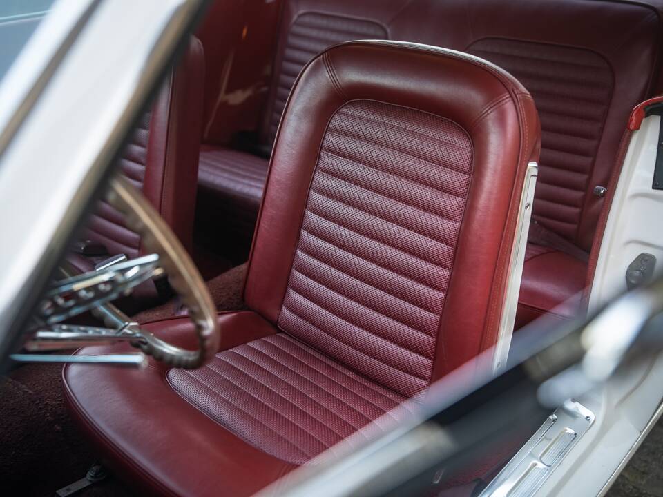 Image 21/53 of Ford Mustang 200 (1966)