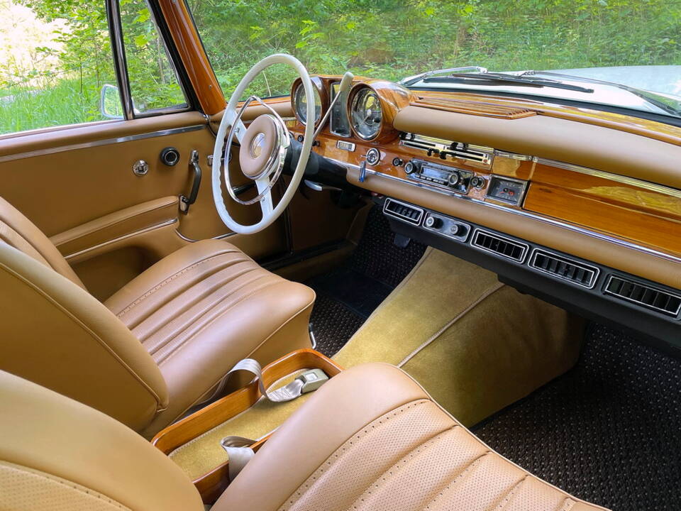 Immagine 13/18 di Mercedes-Benz 220 SE b (1965)