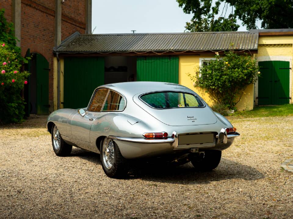 Immagine 8/21 di Jaguar E-Type 4.2 (1965)