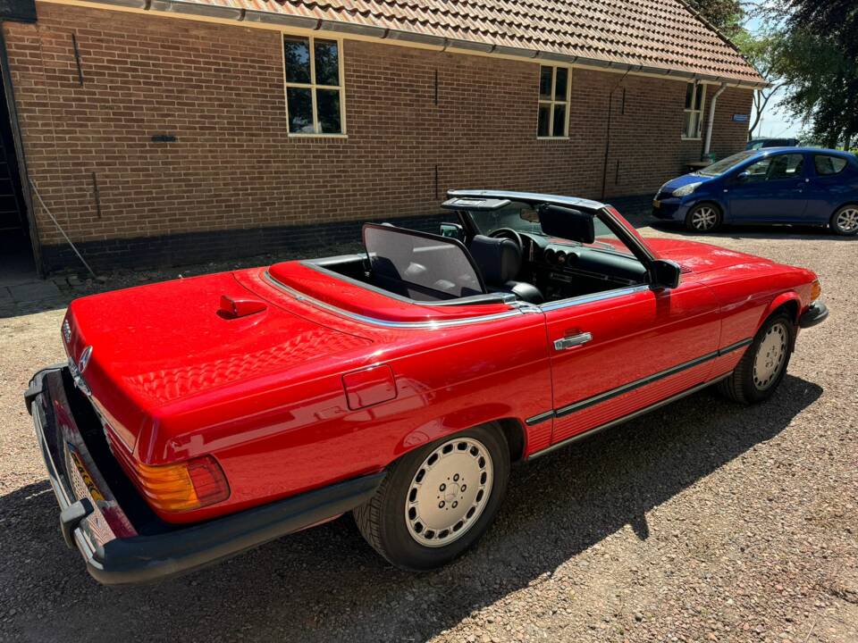 Image 4/7 of Mercedes-Benz 500 SL (1986)
