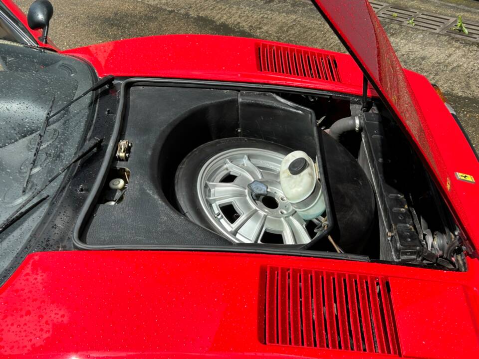 Image 28/42 of Ferrari 308 GTBi (1981)