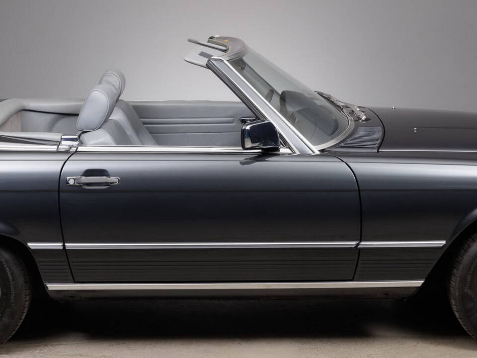 Image 7/44 of Mercedes-Benz 300 SL (1988)