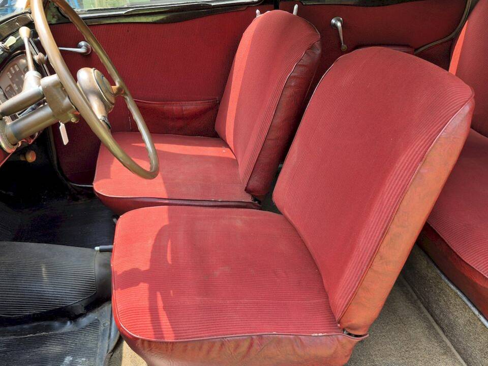 Image 19/47 of FIAT 1100 E (1952)