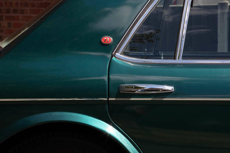 Image 26/50 of Bentley Turbo R lang (1996)