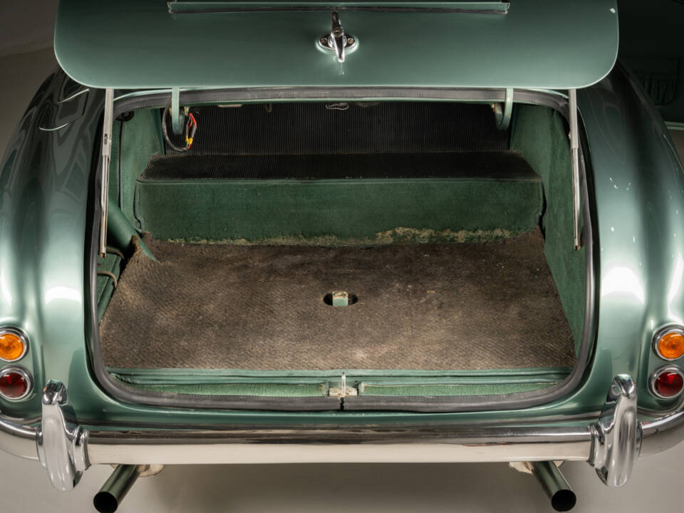 Immagine 22/30 di Aston Martin DB 4 Prototype (1957)