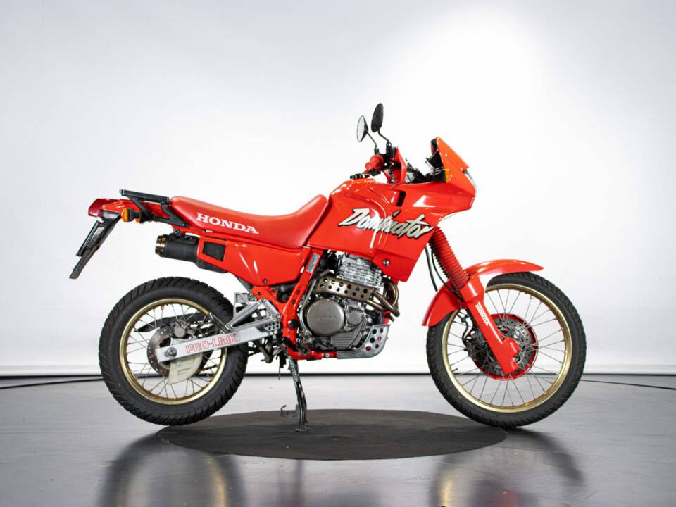 Image 5/50 de Honda NX 650 Dominator (1990)