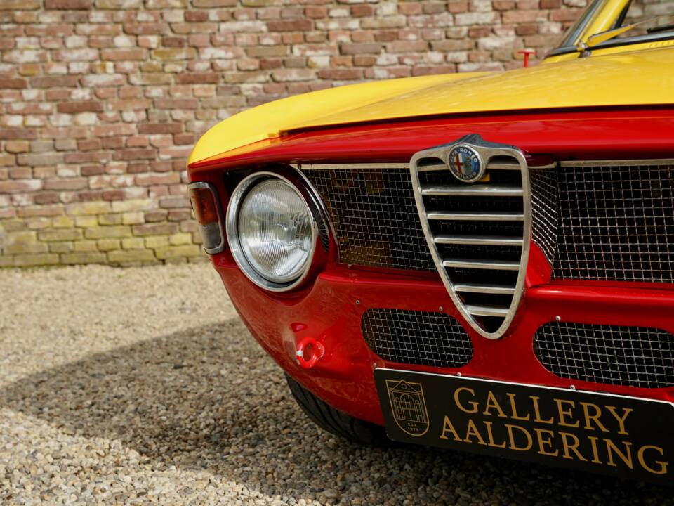 Afbeelding 36/50 van Alfa Romeo Giulia 1600 Sprint GT (1965)