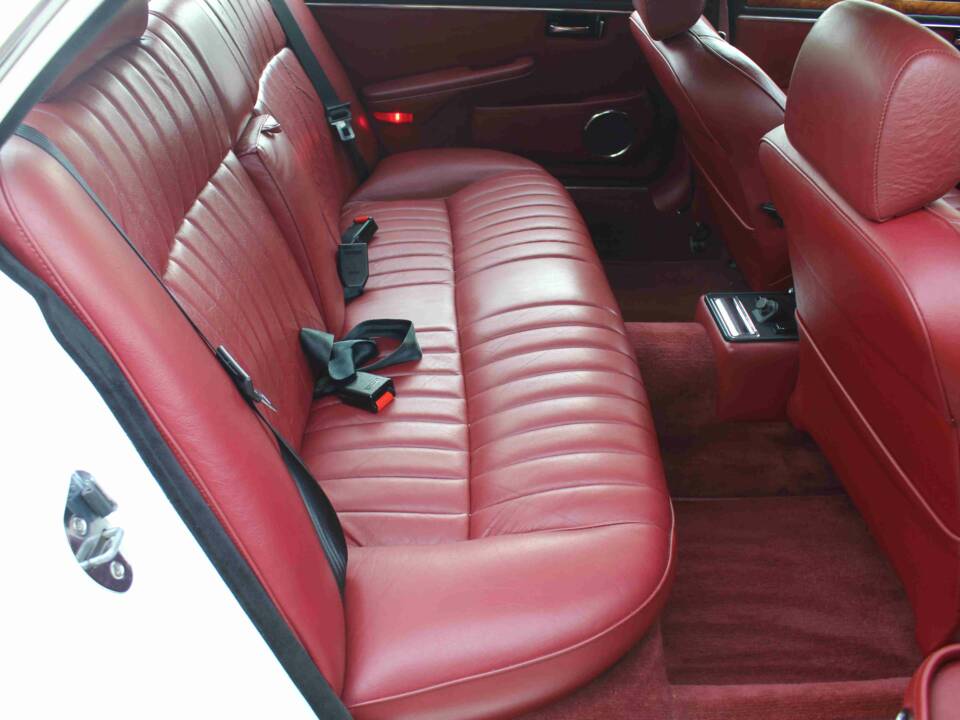 Bild 40/68 von Jaguar XJ 6 4.2 (1985)