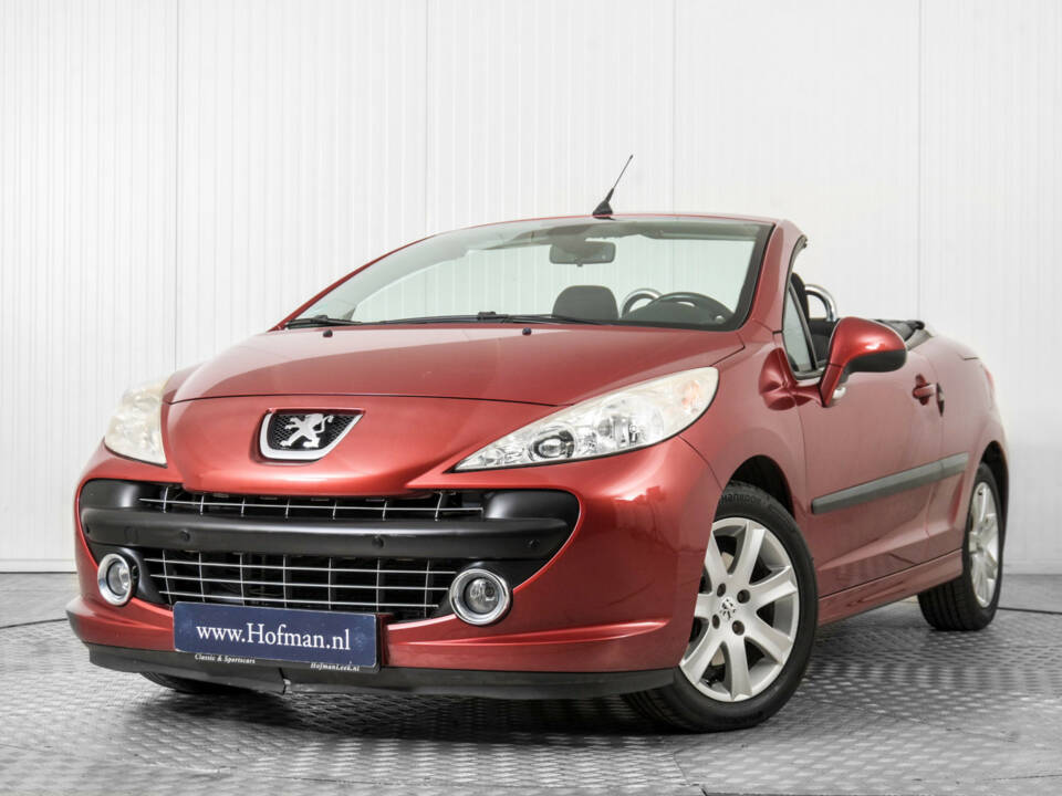 Imagen 3/50 de Peugeot 207 CC 1.6 VTi (2008)