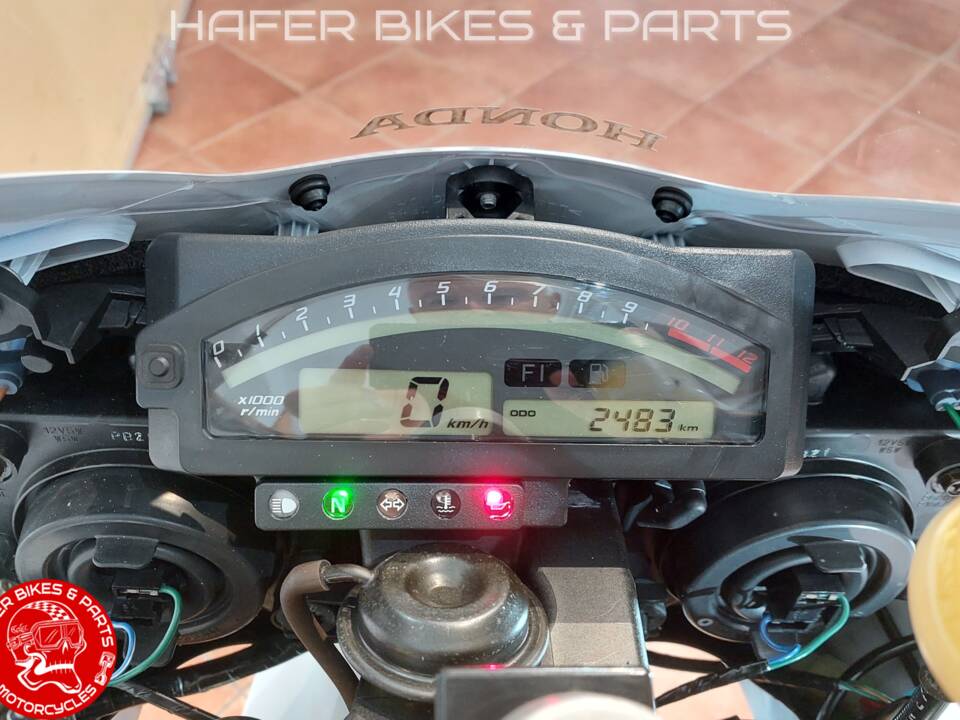 Image 18/44 of Honda VTR 1000 SP2 (2003)
