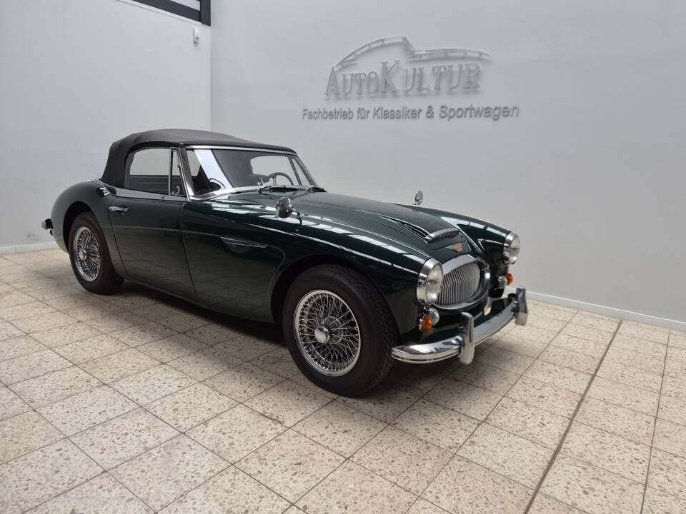 Image 1/17 of Austin-Healey 3000 Mk III (BJ8) (1966)