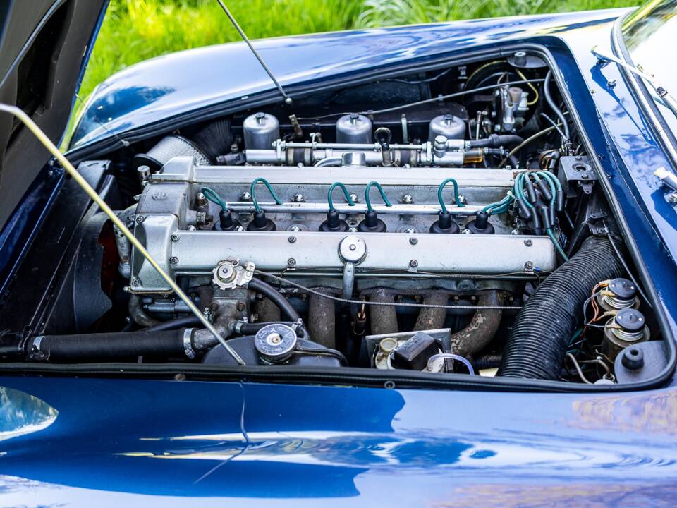 Image 47/62 of Aston Martin DB 6 (1967)