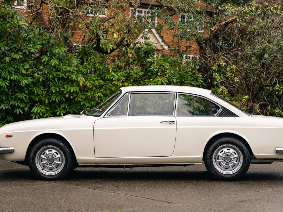 Image 2/50 de Lancia 2000 Coupe (1972)