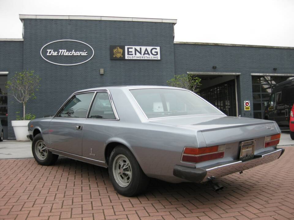 Image 2/18 of FIAT 130 Coupé (1971)