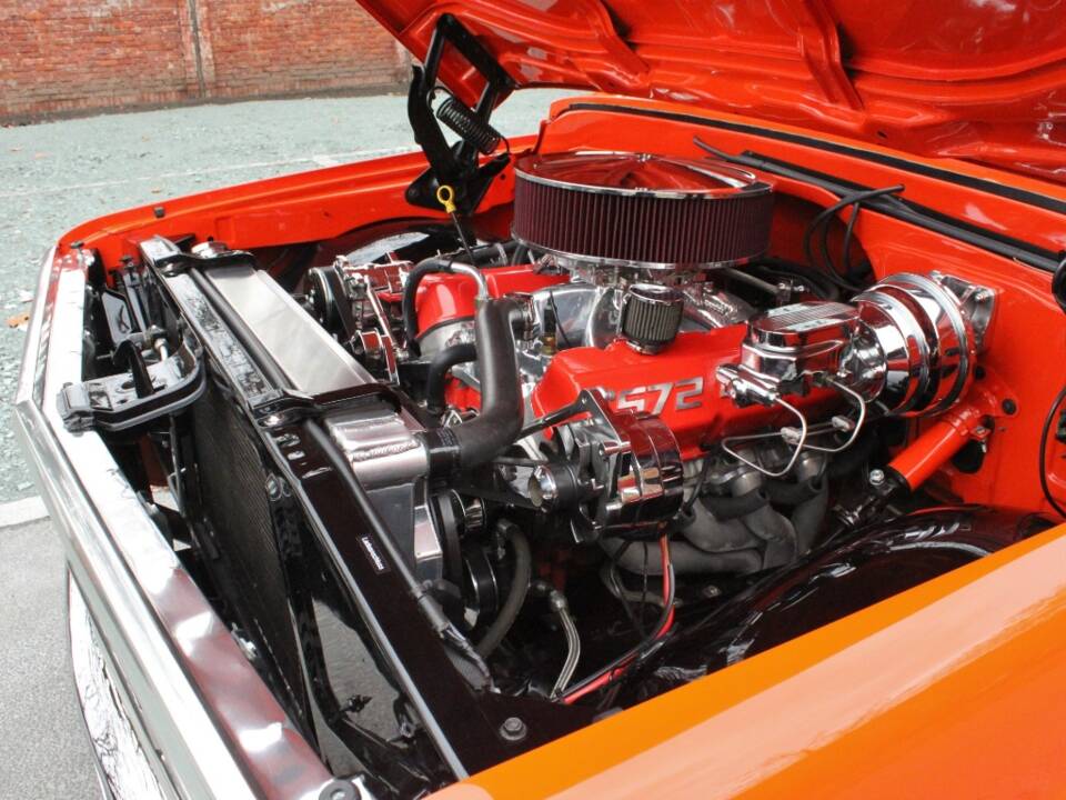 Immagine 6/30 di Chevrolet Suburban (1970)
