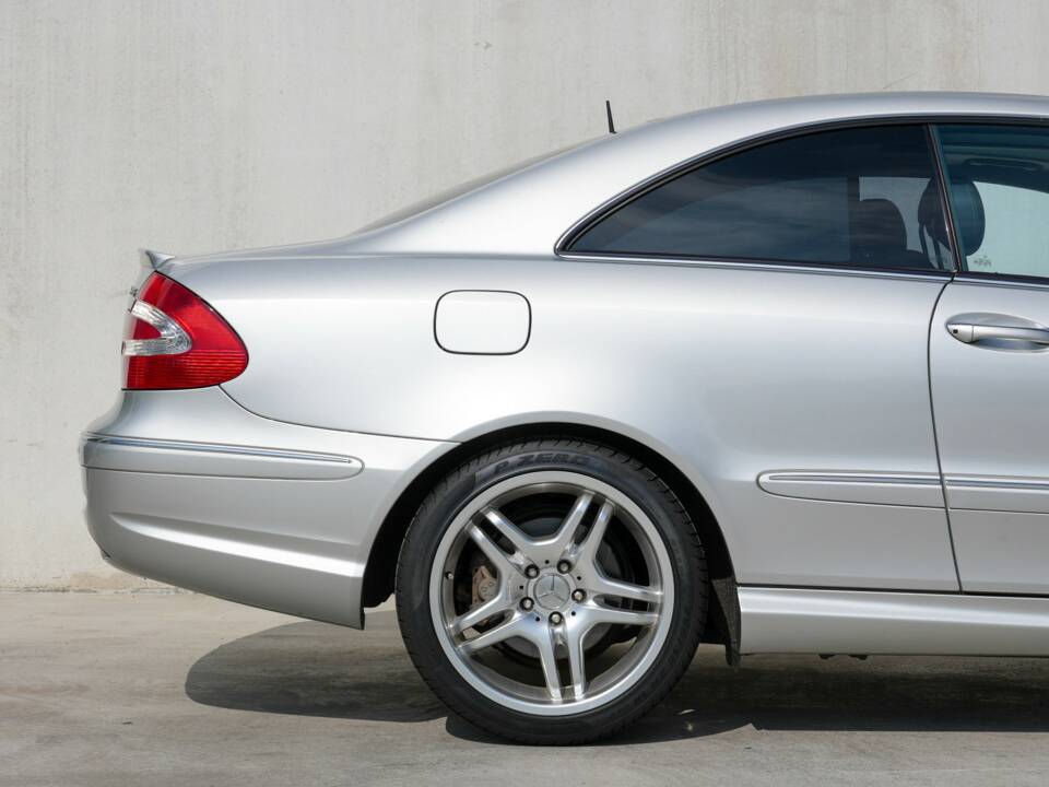 Bild 6/35 von Mercedes-Benz CLK 55 AMG (2003)