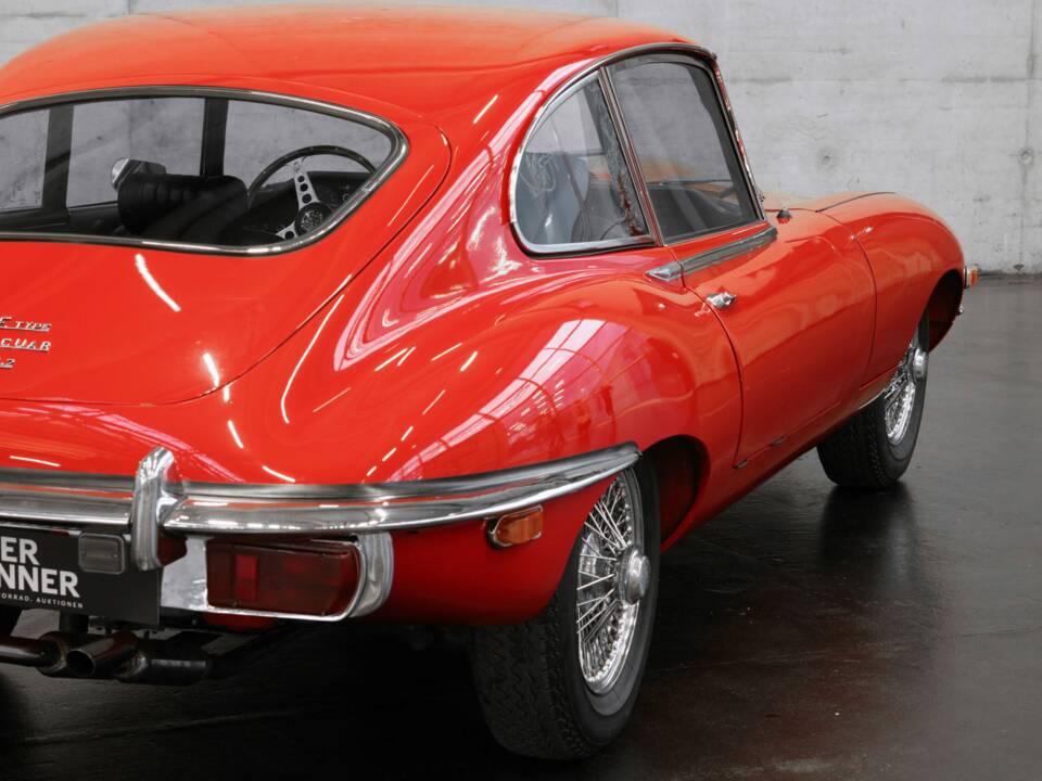 Bild 9/44 von Jaguar E-Type (2+2) (1969)
