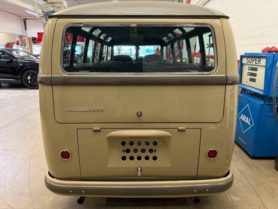 Image 19/26 of Volkswagen T1 Samba (1965)