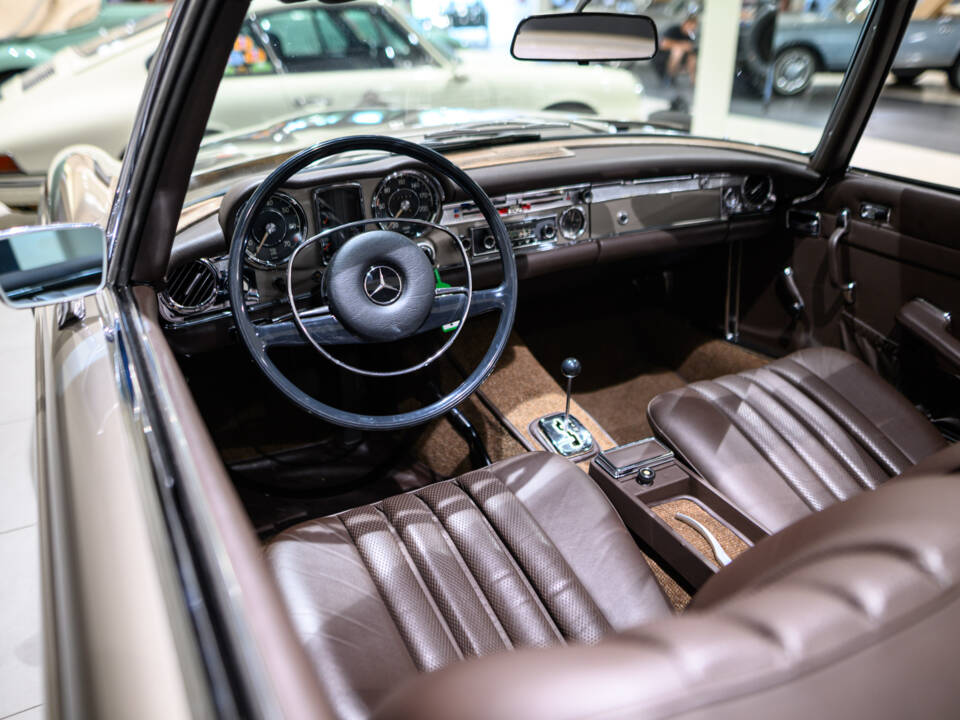 Immagine 40/72 di Mercedes-Benz 280 SL (1970)