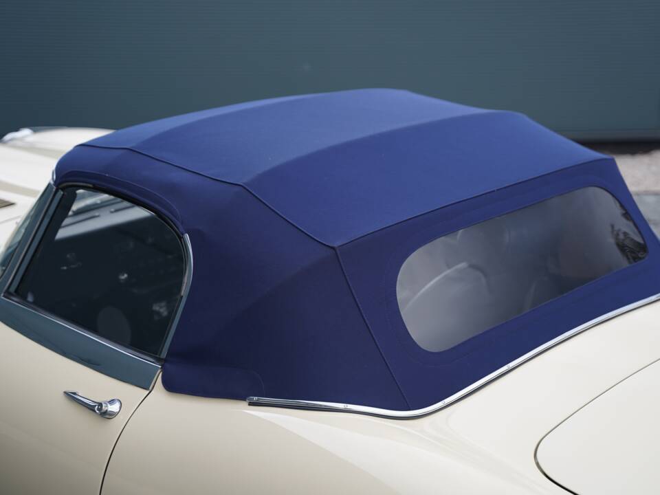 Imagen 46/50 de Jaguar E-Type (1969)