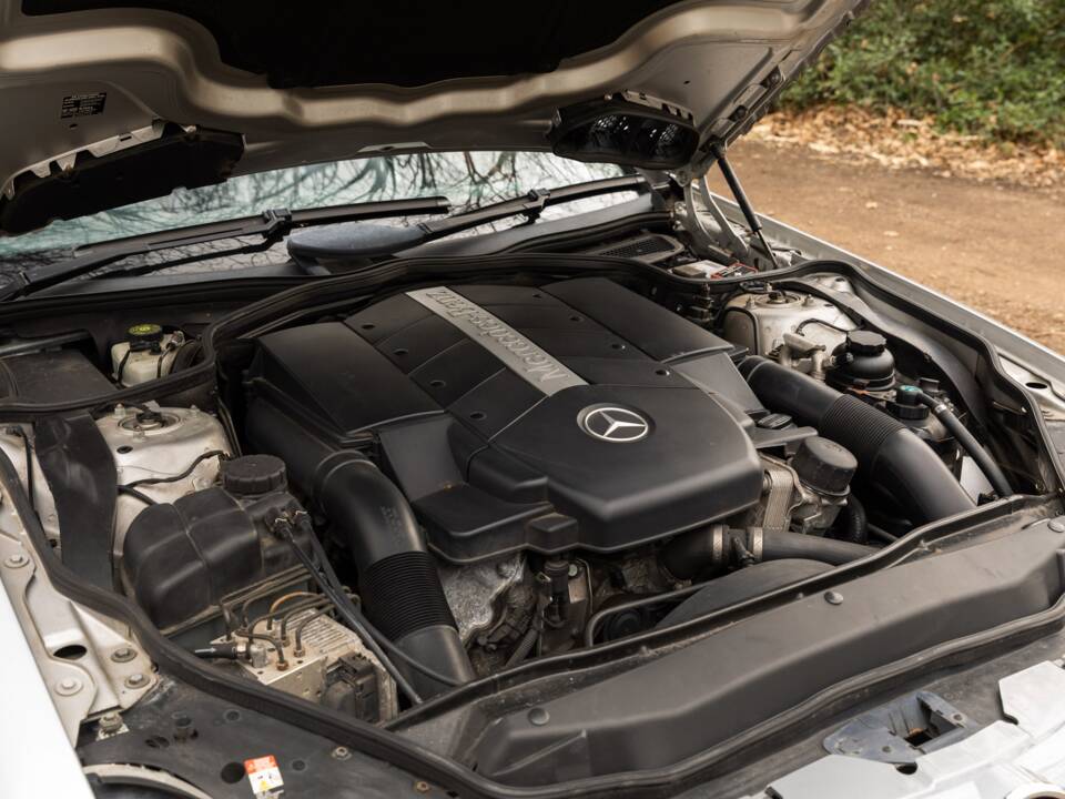 Image 15/43 de Mercedes-Benz SL 500 (2003)