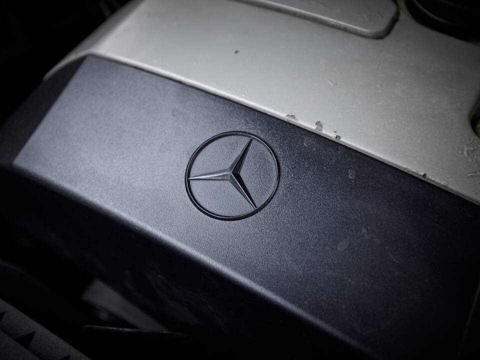 Image 100/100 de Mercedes-Benz SL 280 (1995)