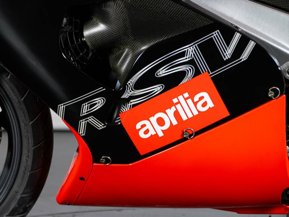 Bild 24/50 von Aprilia RSV 1000 V60 (1999)