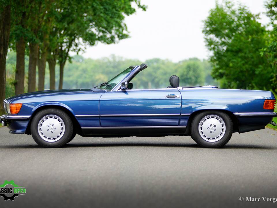 Immagine 3/60 di Mercedes-Benz 420 SL (1987)
