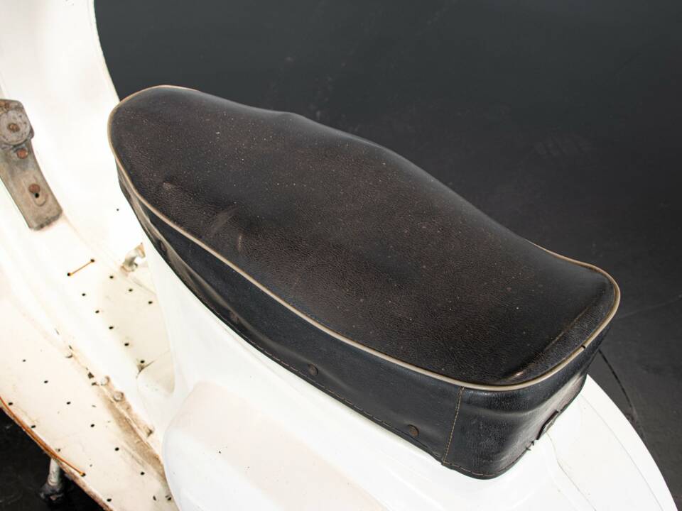 Image 13/32 of Piaggio DUMMY (1968)