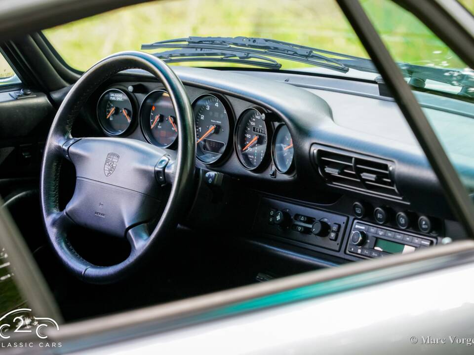 Image 46/63 of Porsche 911 Carrera (1996)