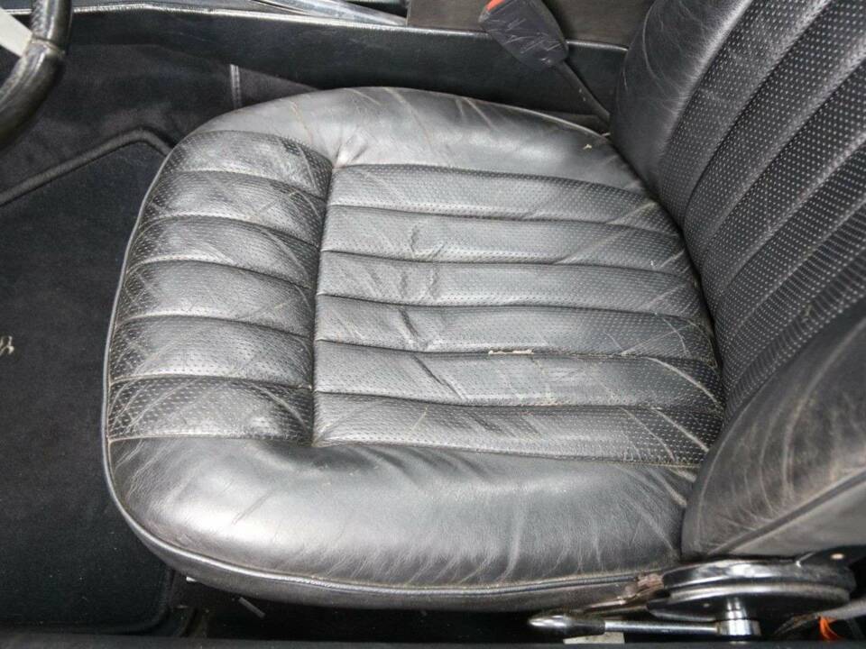 Image 14/49 de Jaguar Type E V12 (1974)