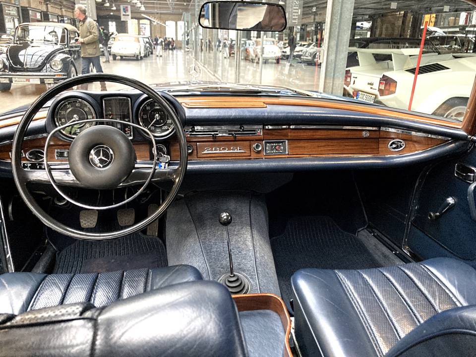 Image 13/19 de Mercedes-Benz 280 SE (1968)