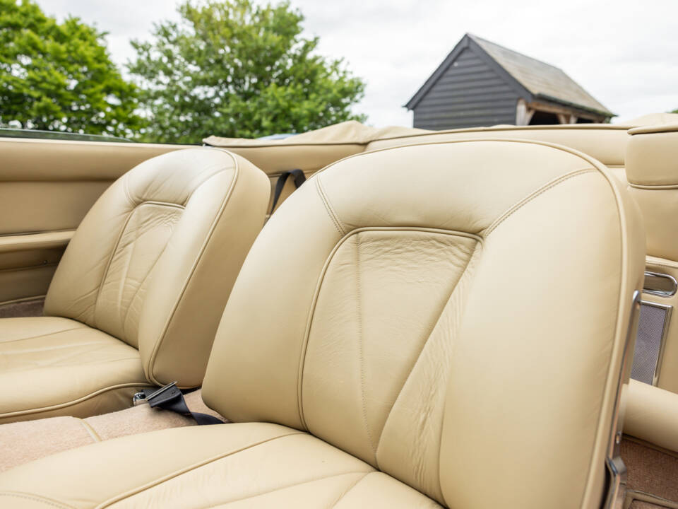 Immagine 47/57 di Aston Martin DB 6 Volante (1969)