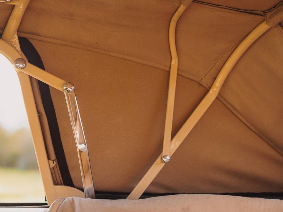 Image 63/99 of Aston Martin DB 6 Volante (1968)