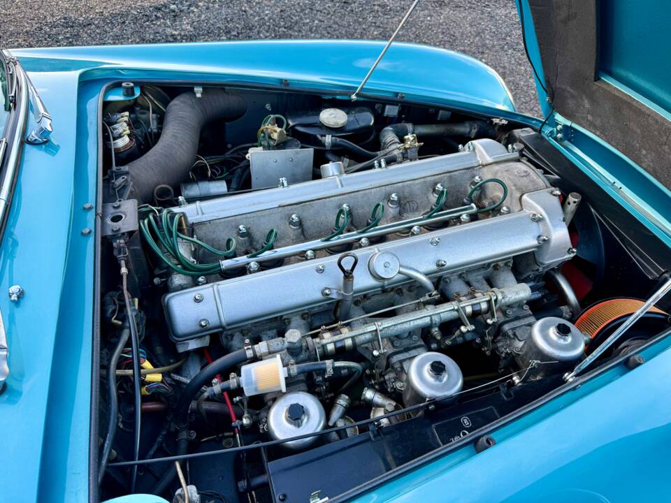 Image 10/19 of Aston Martin DB 6 (1969)