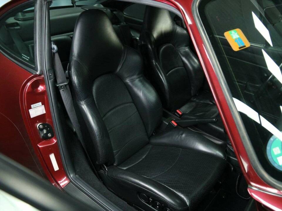 Image 31/50 de Porsche 911 Carrera 4S (1996)