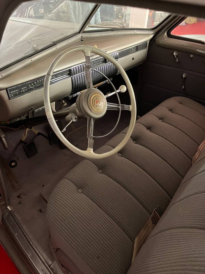 Image 2/5 of Cadillac 60 Special (1940)