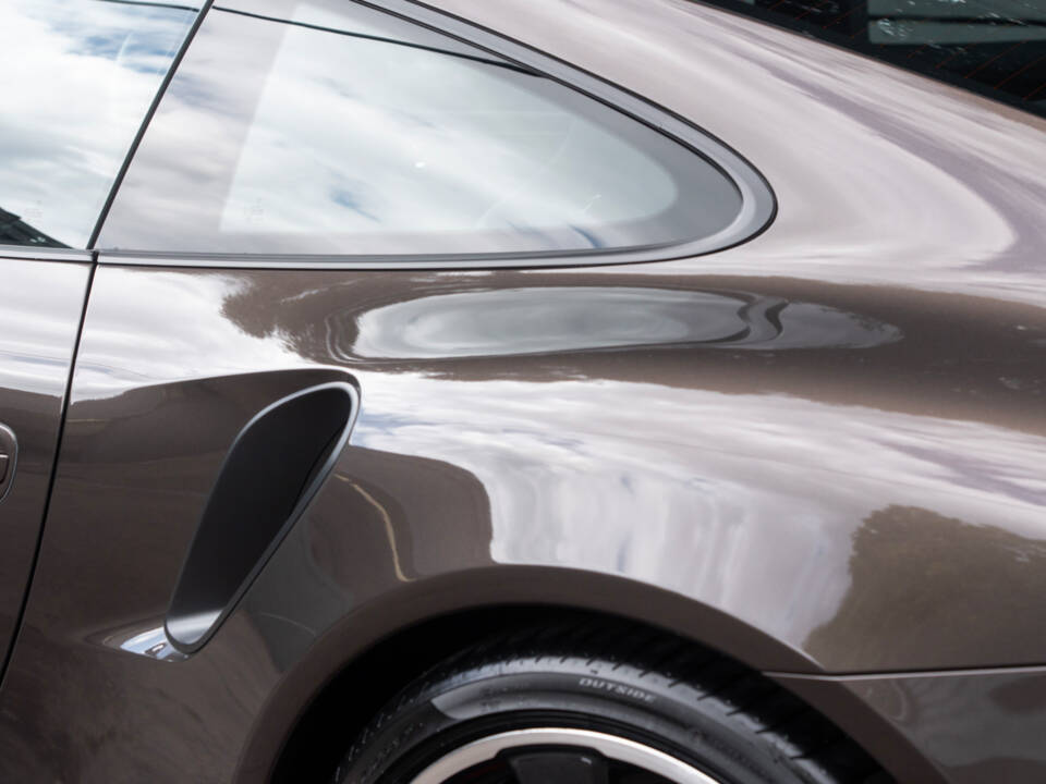 Imagen 9/51 de Porsche 911 Turbo (2014)