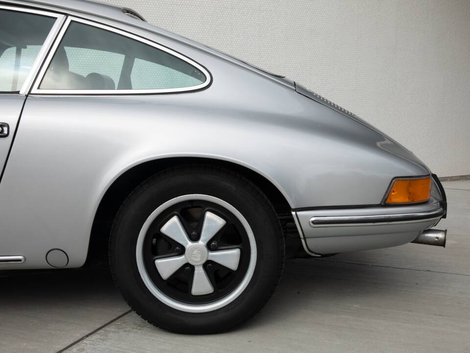 Image 22/27 of Porsche 911 2.0 T (1969)