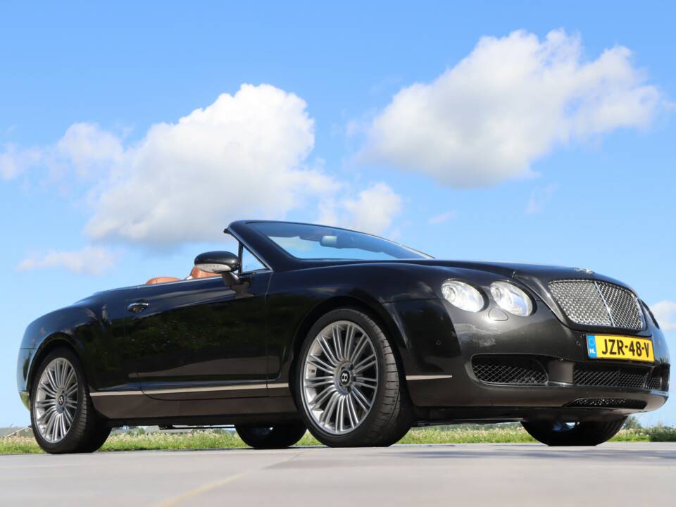 Bild 35/50 von Bentley Continental GTC (2007)