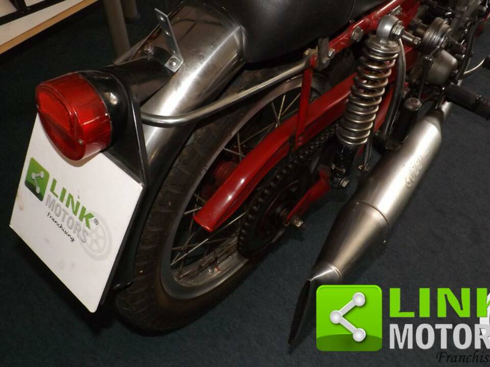 Immagine 4/10 di Moto Guzzi DUMMY (1973)