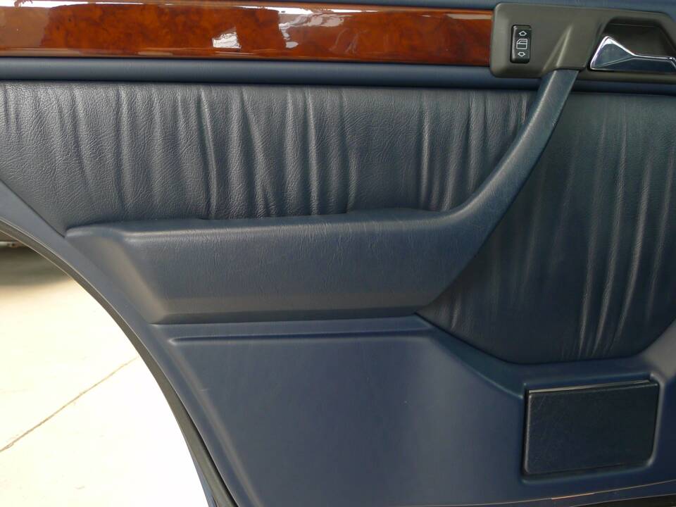 Afbeelding 37/40 van Mercedes-Benz E 420 (1993)