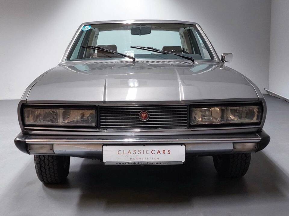 Image 2/15 of FIAT 130 Coupé (1982)