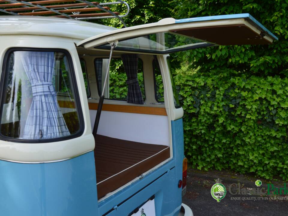 Bild 29/50 von Volkswagen T2b Camper (1976)