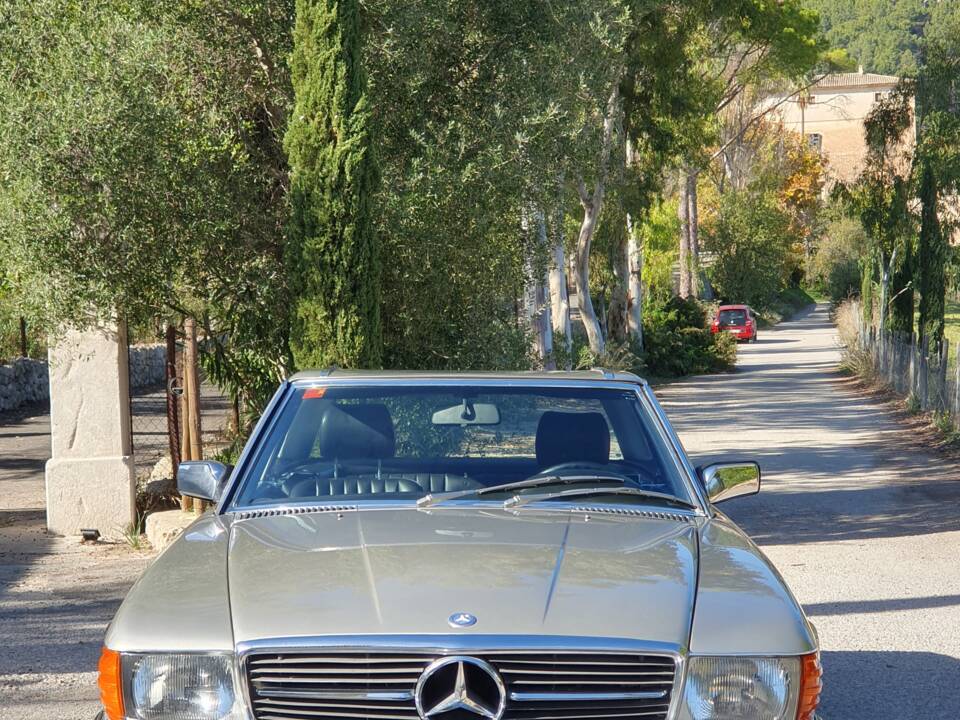 Image 5/15 de Mercedes-Benz 500 SL (1985)
