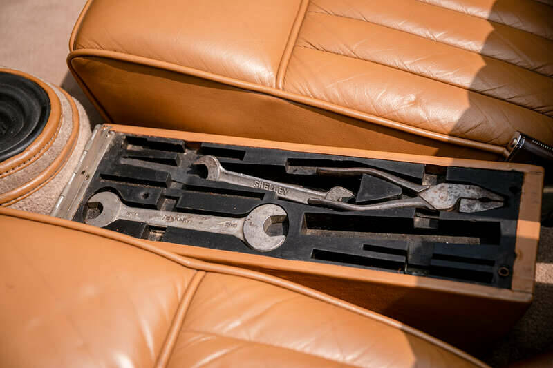 Image 23/50 of Aston Martin DB 2&#x2F;4 Mk I DHC (1954)
