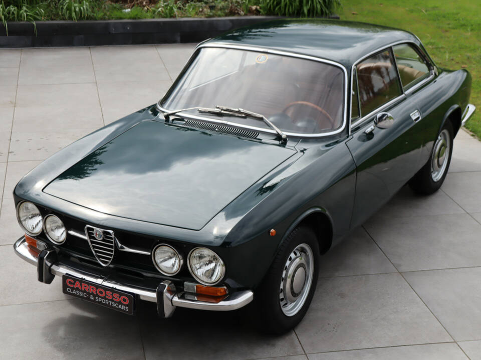 Image 11/50 of Alfa Romeo 1750 GT Veloce (1971)