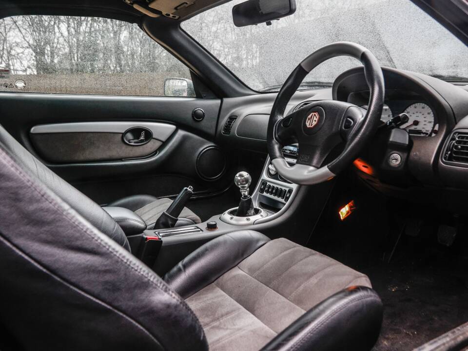 Image 4/37 of MG TF 135 (2005)